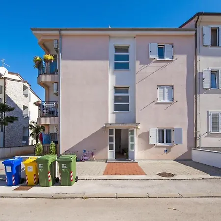 Apartment With A Parking Space - 20847 Rovinj