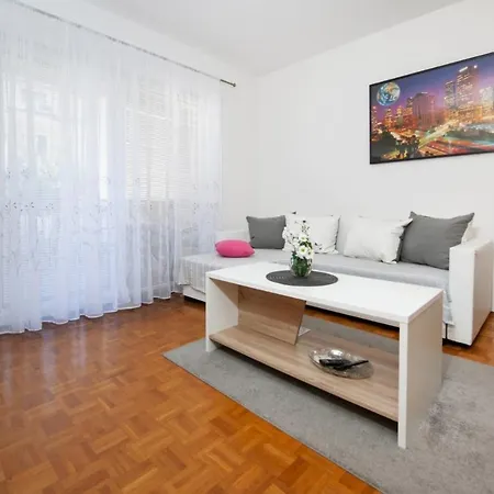 With Parking Spaces - 20847 Apartamento