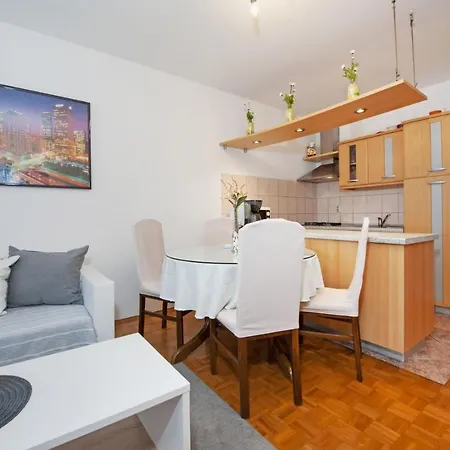 Apartment With A Parking Space - 20847 Rovinj